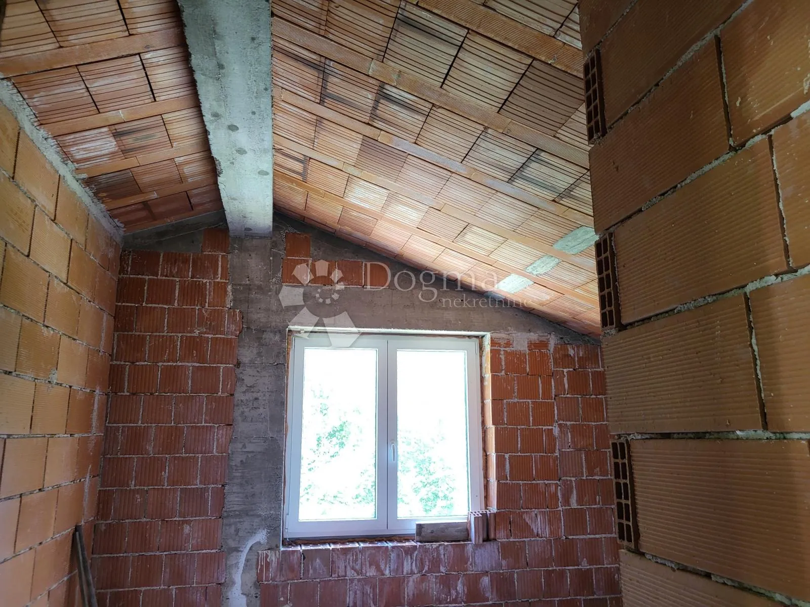 kuća u netaknutoj prirodi - slika 12