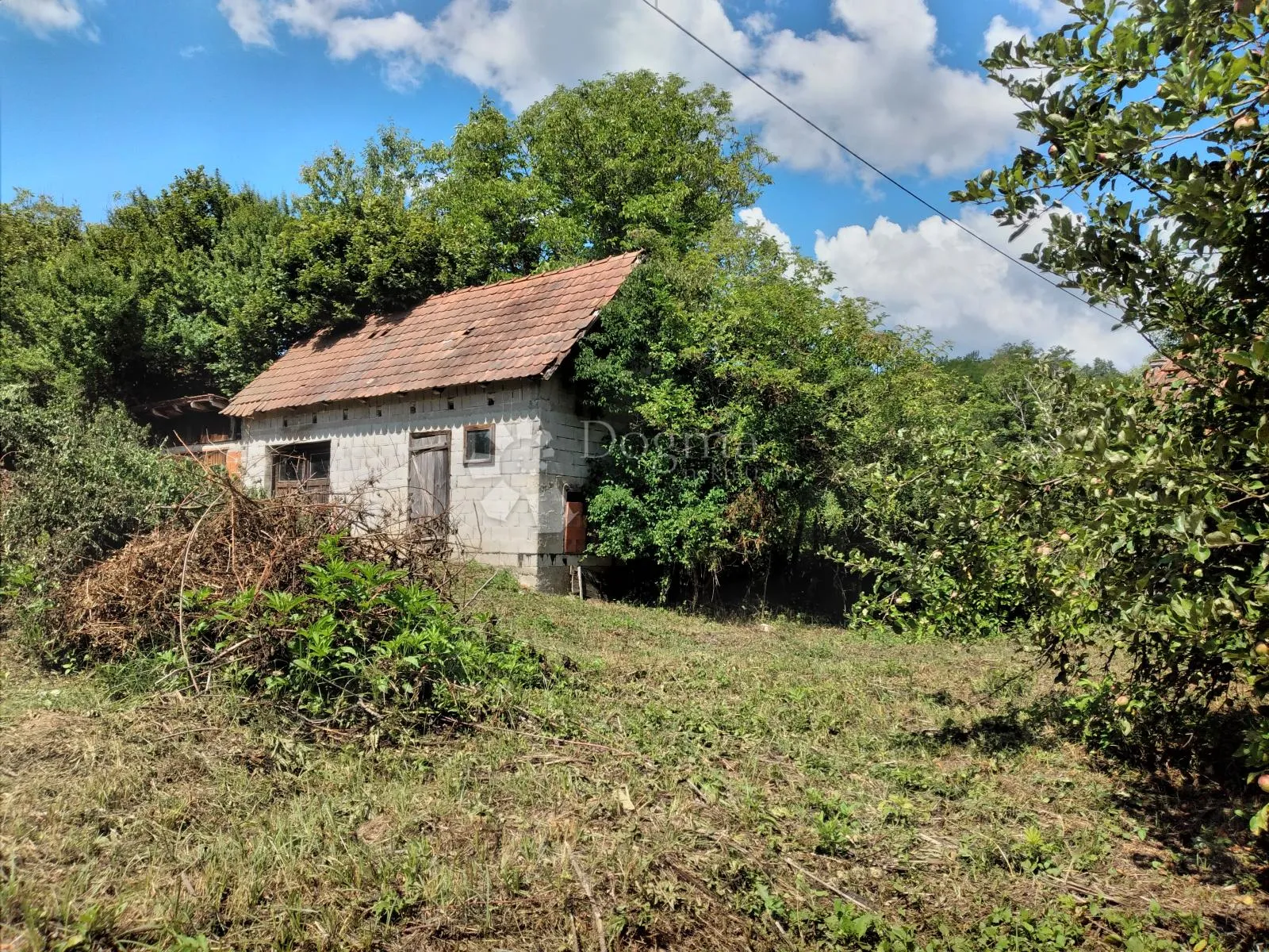 vikendica na selu s priključkom struje - slika 12