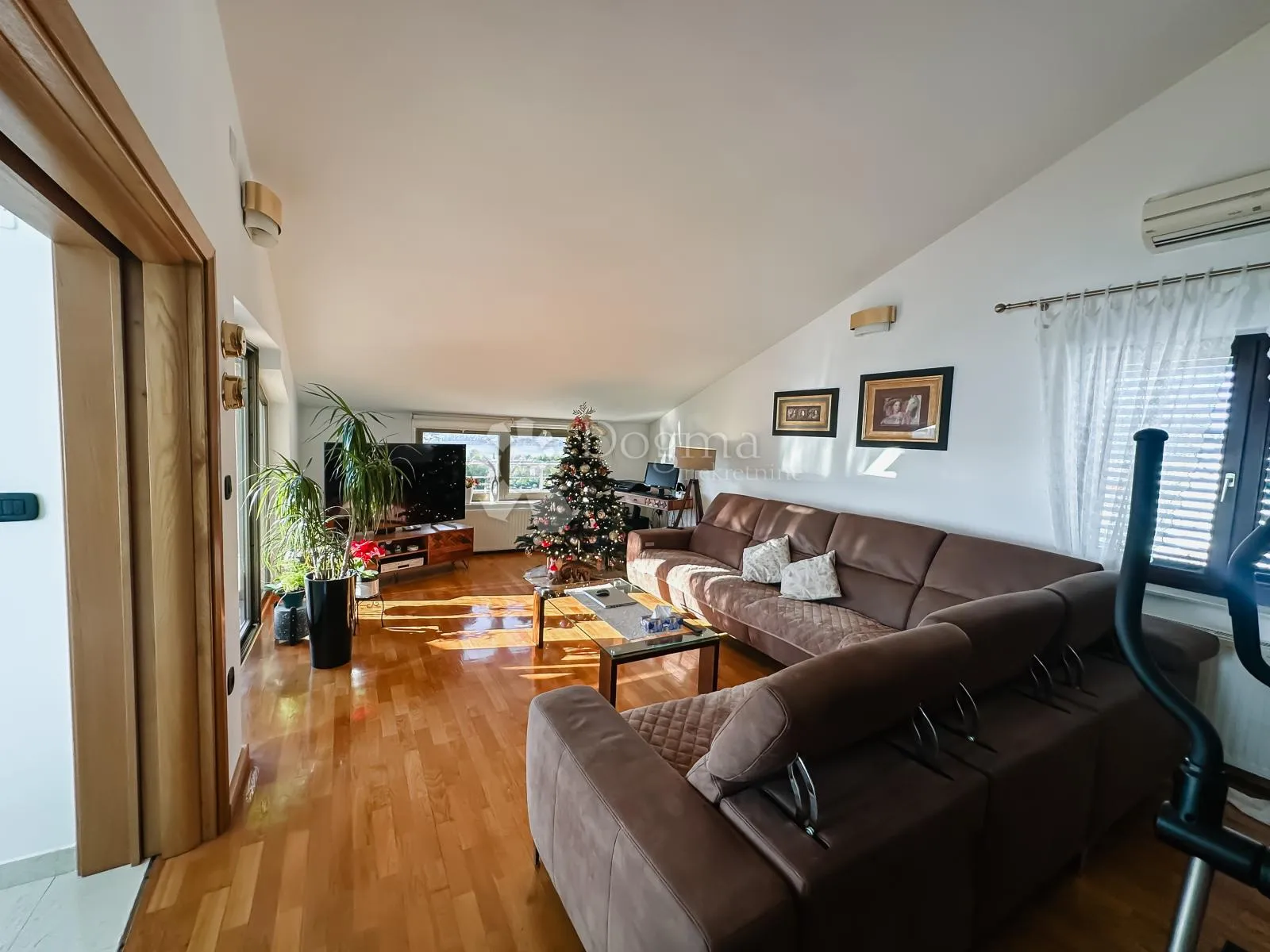 šibenik, dvoetažni stan s panoramskim pogeldom i garažom, 250 m2 - slika 2