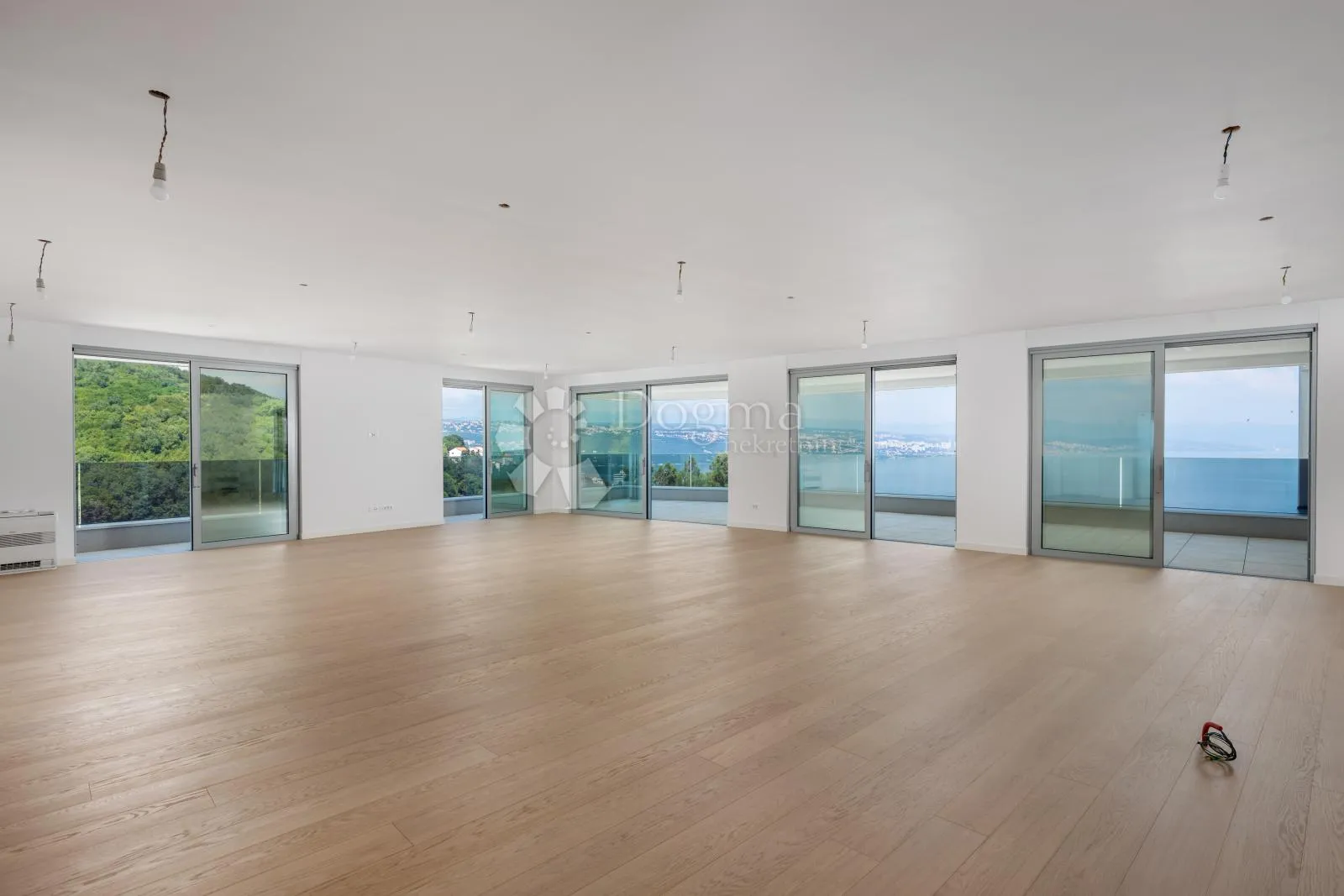 penthouse s bazenom, panoramski pogled - slika 6