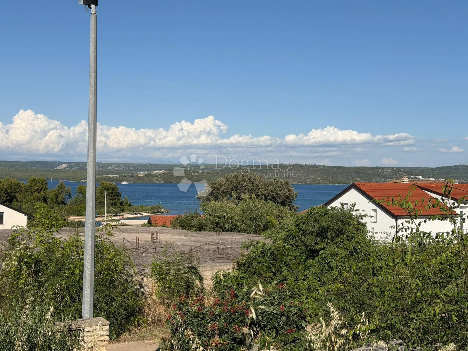 raslina – parcela 450 m² s pogledom na jezero - slika 3