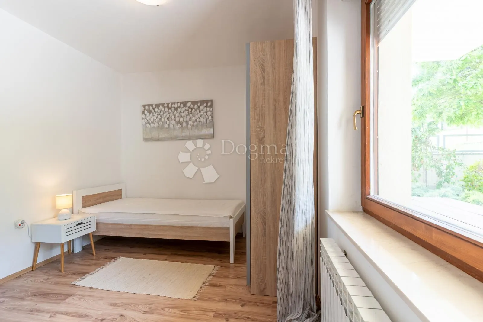 vila s bazenom i velikom okućnicom – brezovica - slika 18