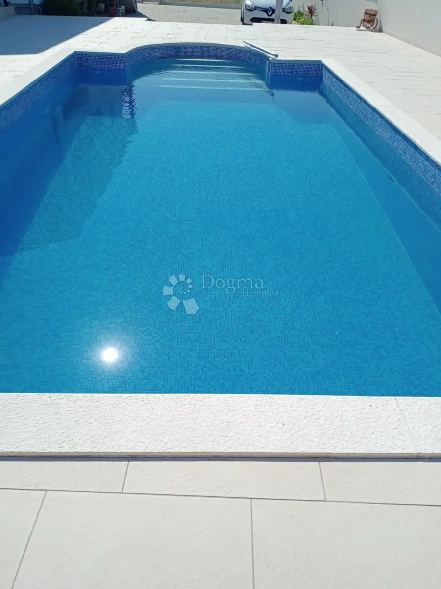 kuća na viru s bazenom i apartmanima - 698m2 - slika 5