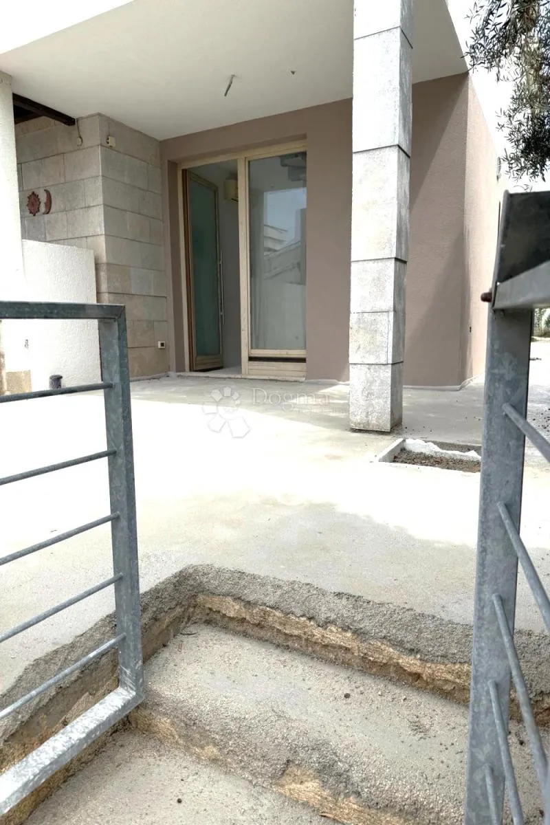 volme – atraktivna nekretnina, vrt, parking, 300 m od mora - slika 19