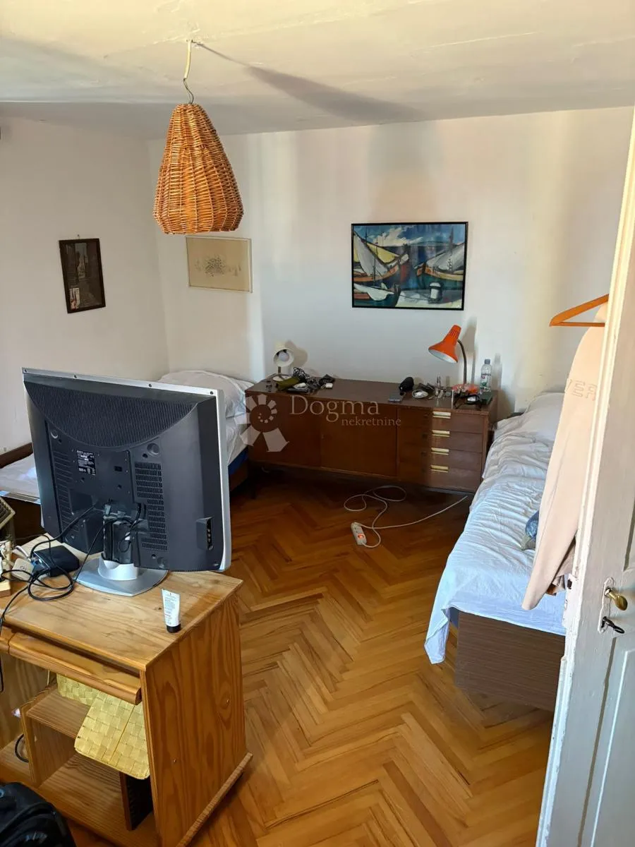 rogoznica- prilika! kuća u centru mjesta - slika 8