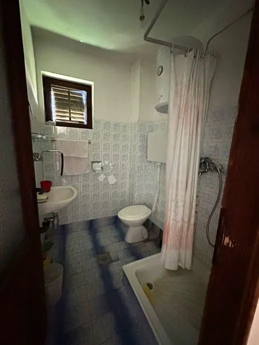 kuća na atraktivnoj lokaciji - slika 16
