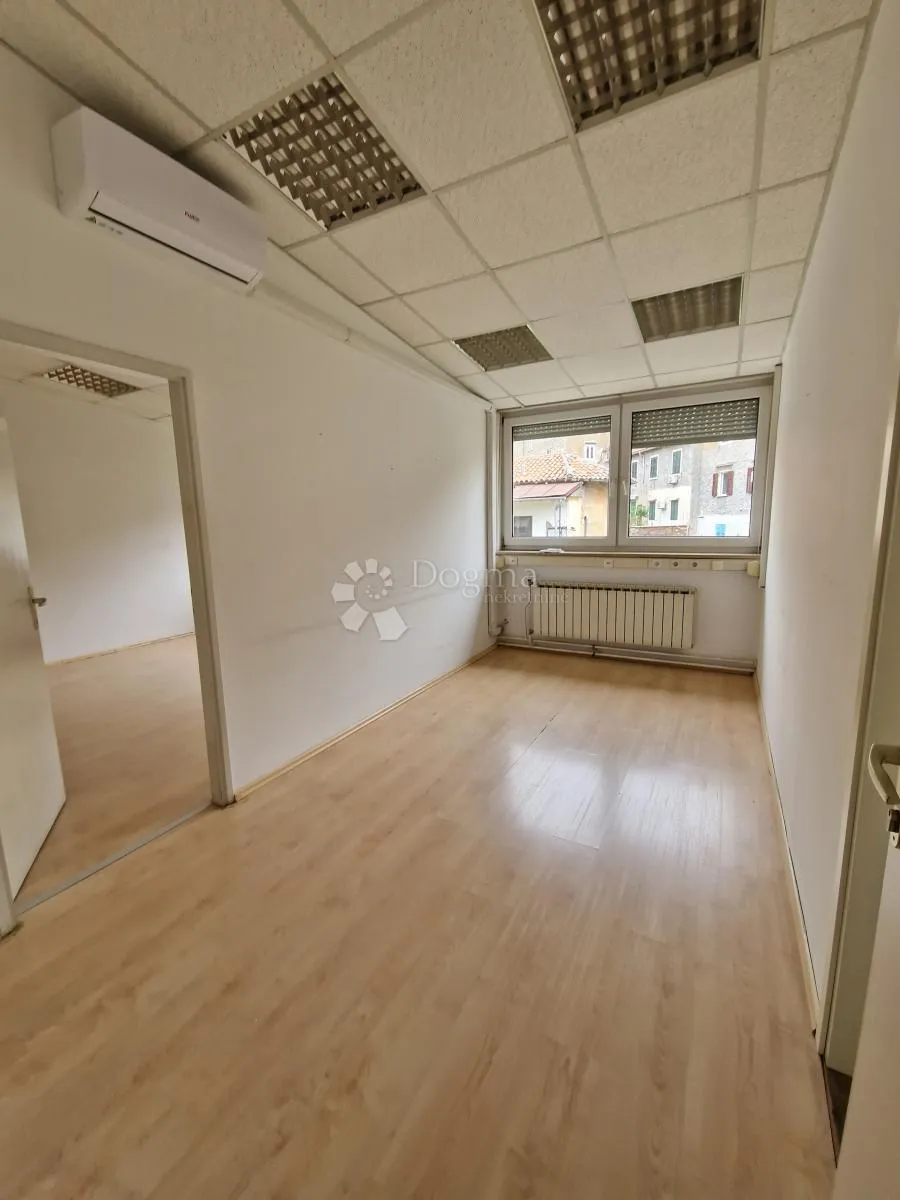 odličan, prostrani poslovni prostor nadomak centra grada - slika 16