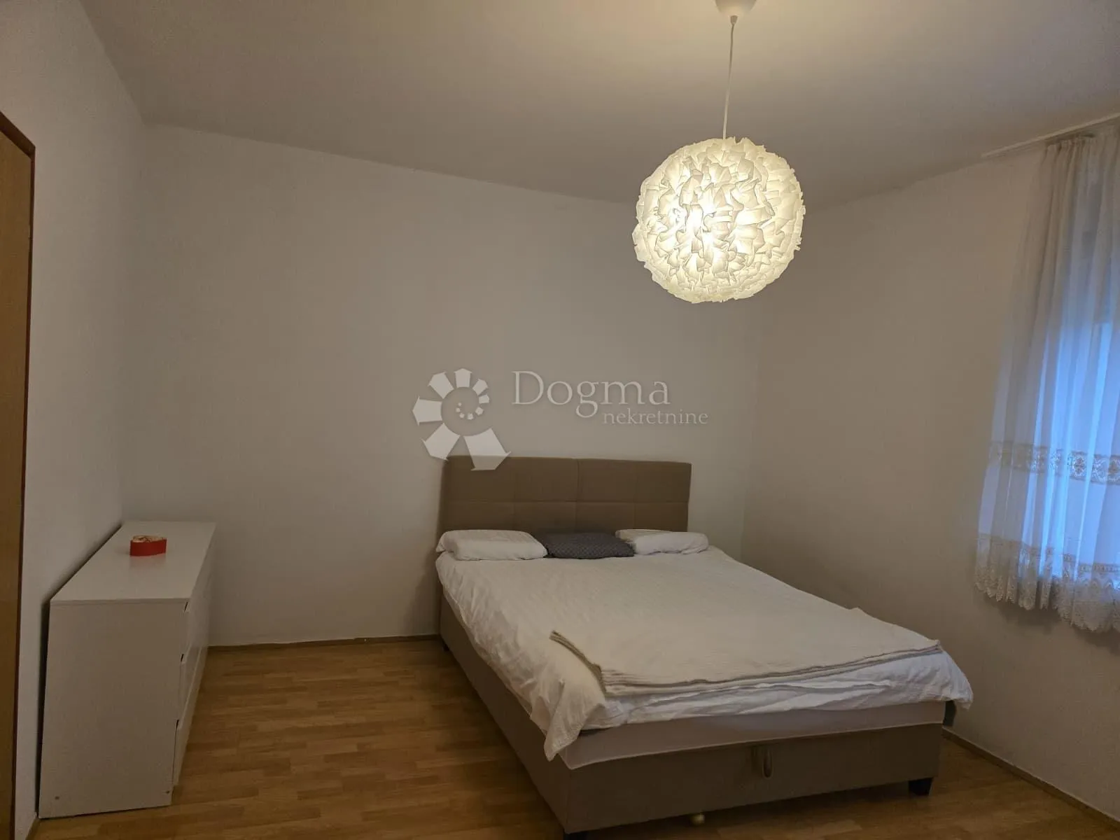lički osik novouređeni stan centar - slika 13