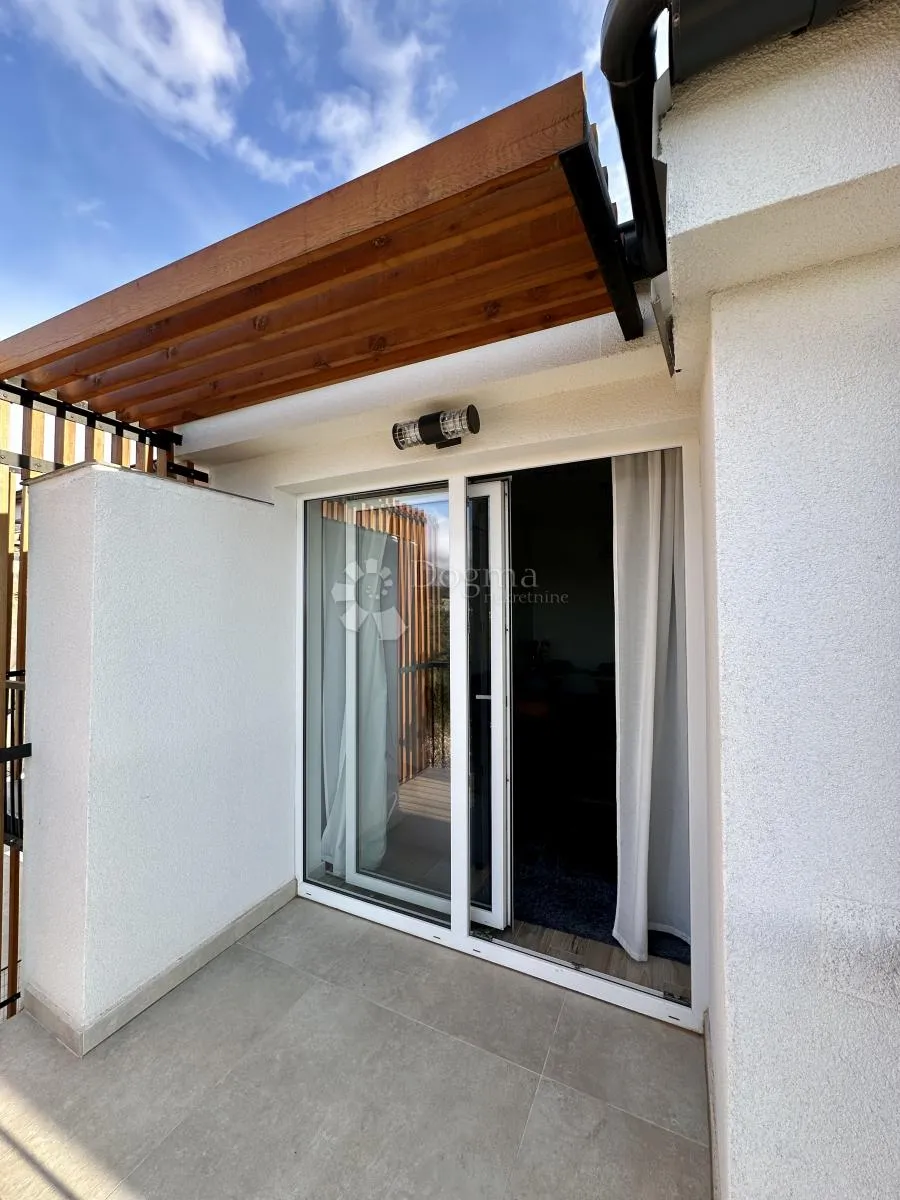 kuća sa 4 apartmana i bazenom crikvenica - slika 9