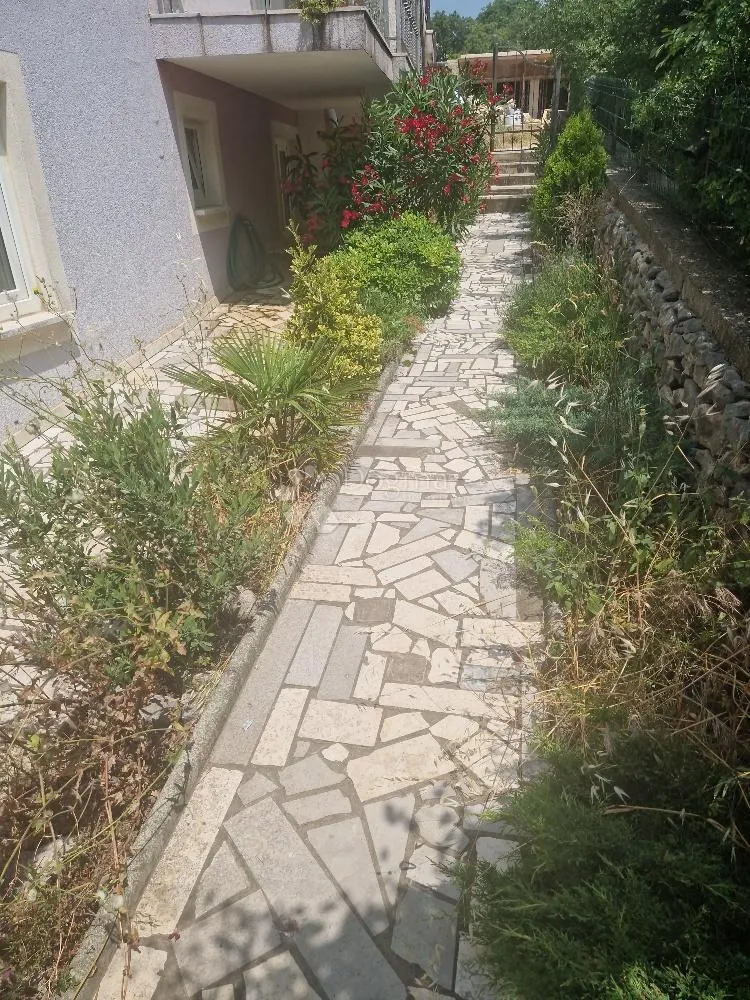 kraljevica, apartman sa vrtom - slika 16