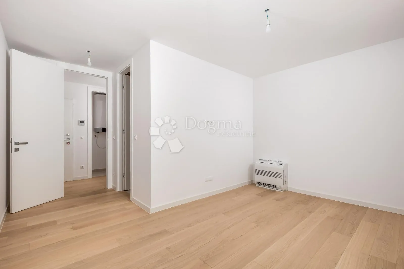 opatija centar stan 103 m2 - slika 13