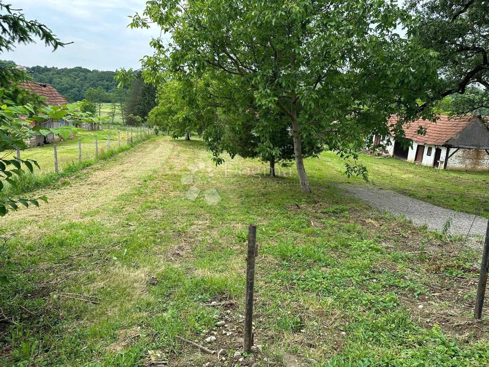 prodaje se zemljište uz potok – savršeno za kuću ili vikendicu - slika 3