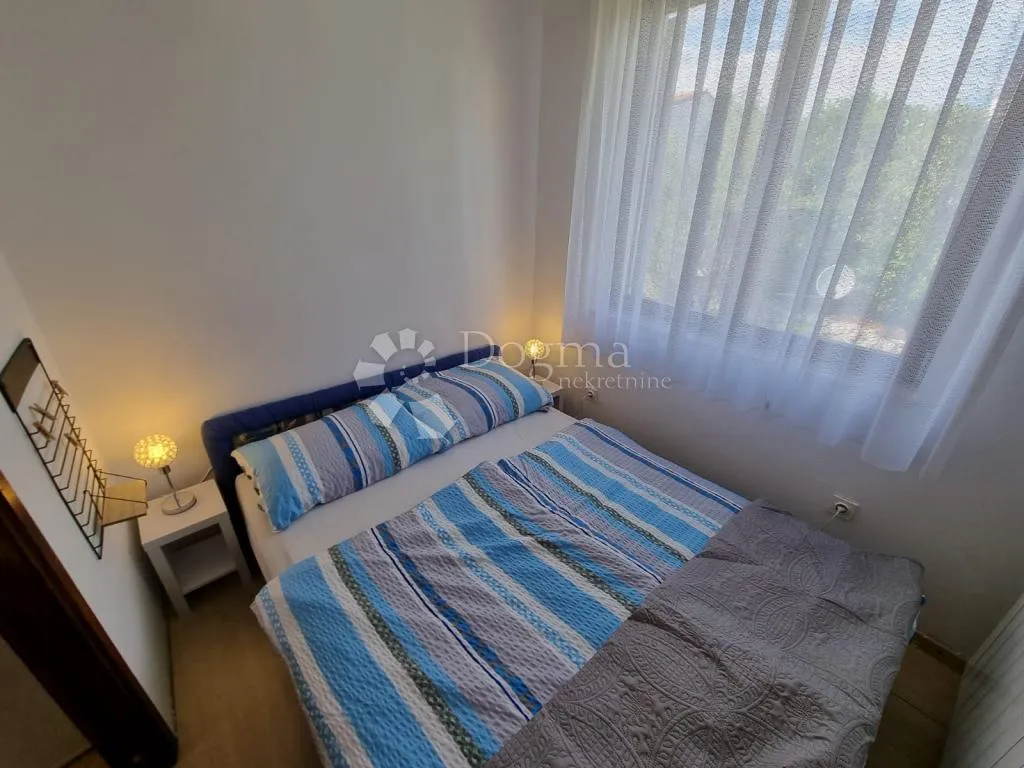 dva apartmana - prilika za investitore - slika 11