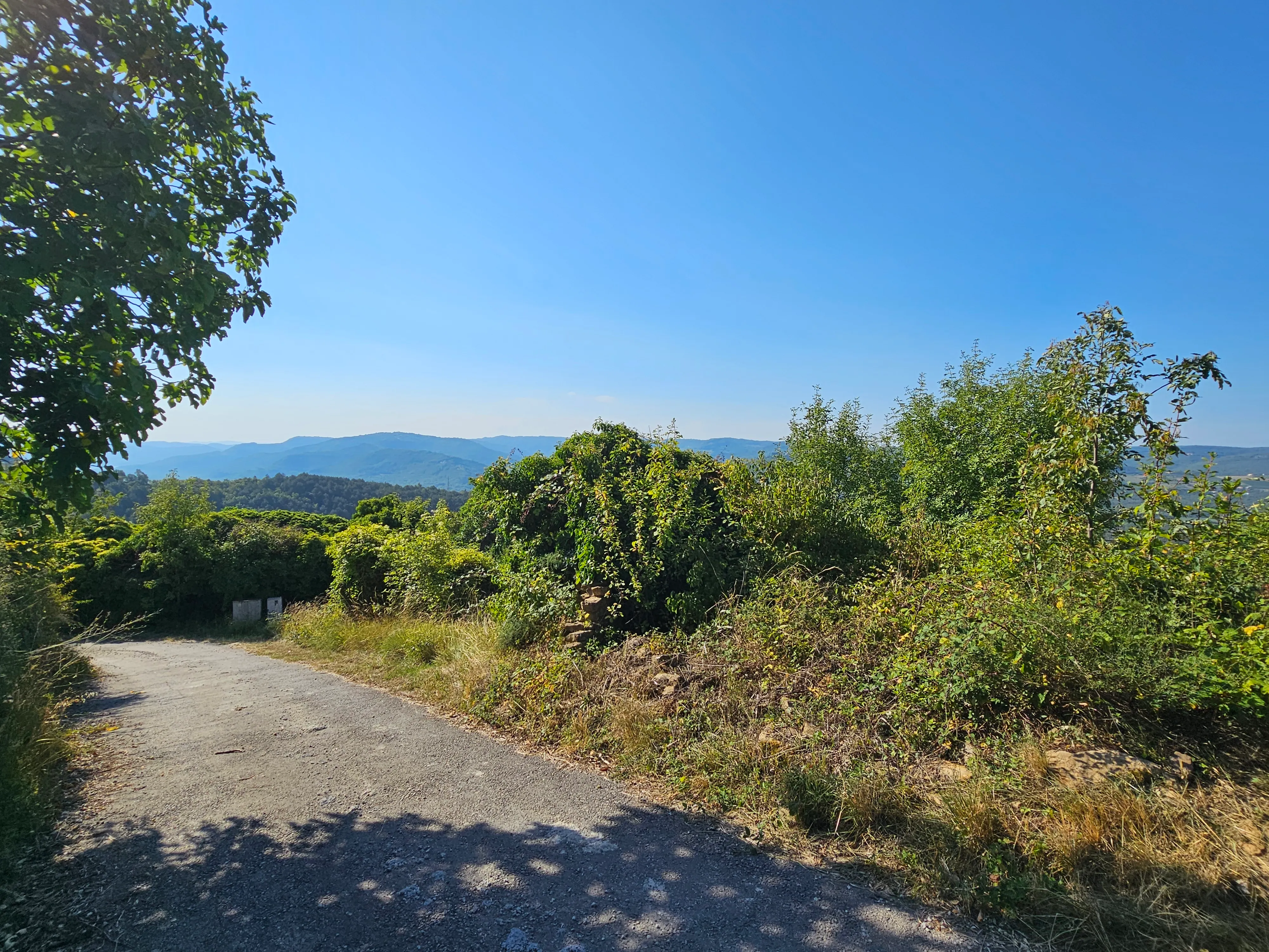 pravomoćna građevinska dozvola, privatnost, pogled na motovun - slika 3