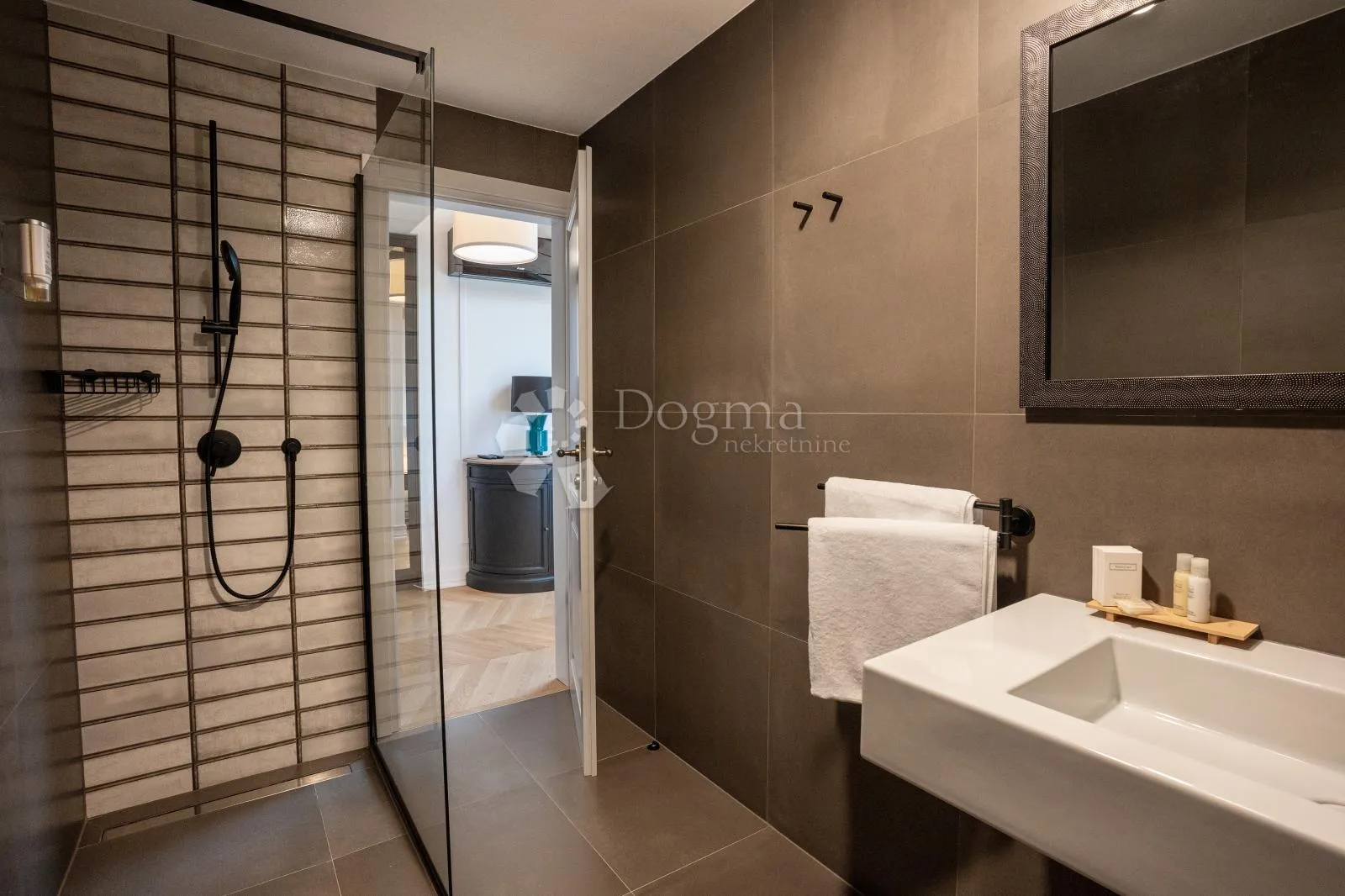 renomirani restoran s boutique hotelom na brežuljku - slika 26