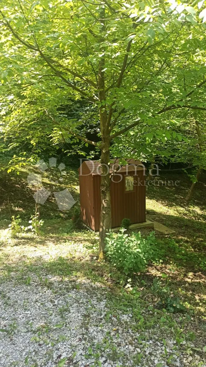 zemljište sa kućicom i spremištem, te wc-om nadomak zaboka - slika 49