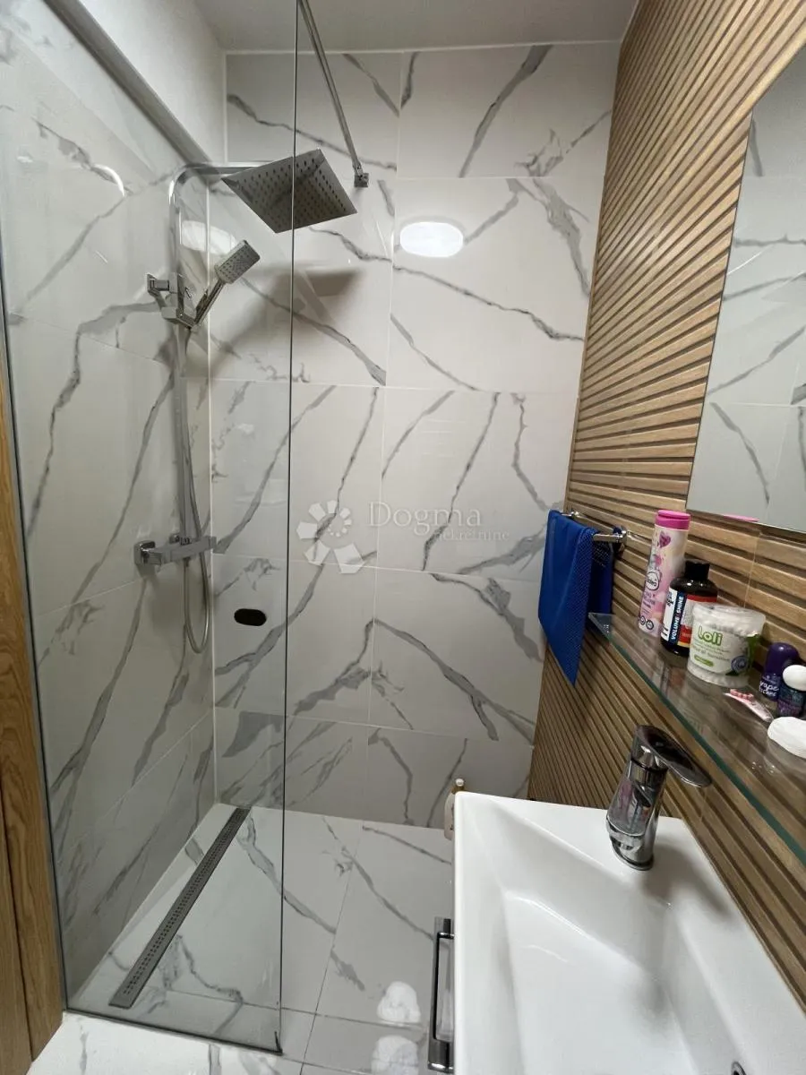 crikvenica dva apartmana - slika 36