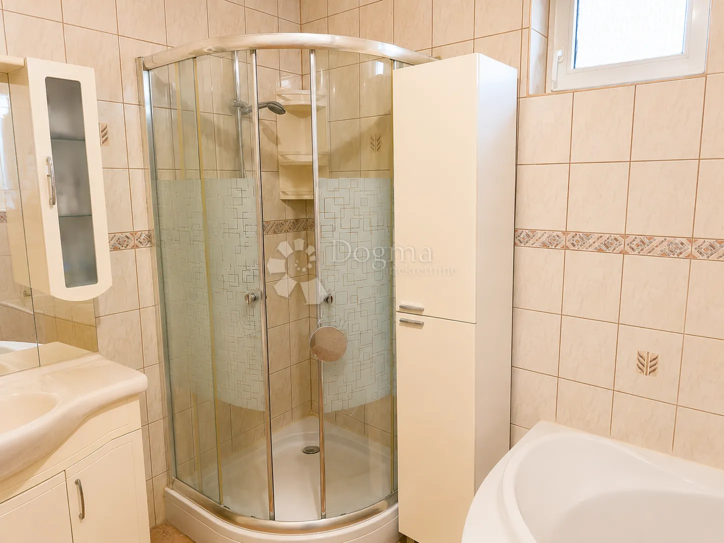 kuća 166 m² + oranica 6.000 m² uz kuću - slika 12