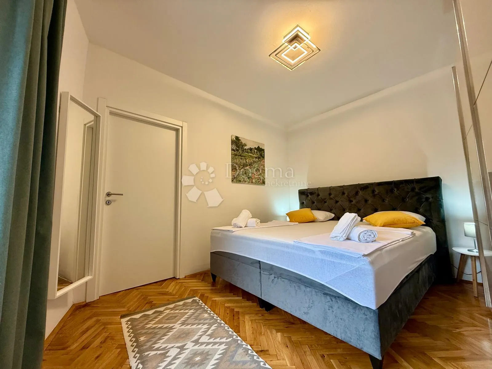dva luksuzno renovirana apartmana rustikalnog šarma – vrhunska investicija u srcu pule - slika 10