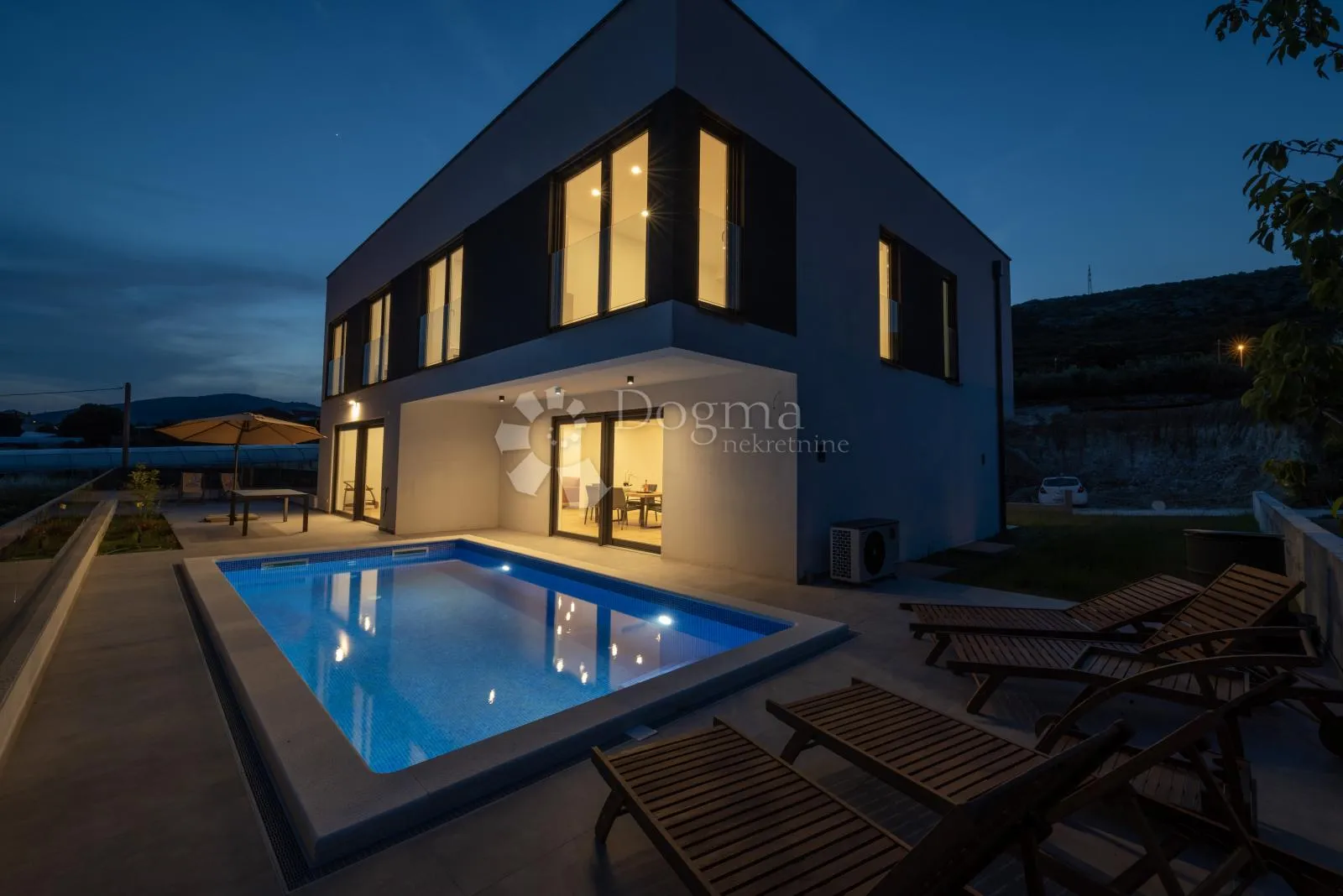 luksuzna vila sa bazenom, trogir - slika 28