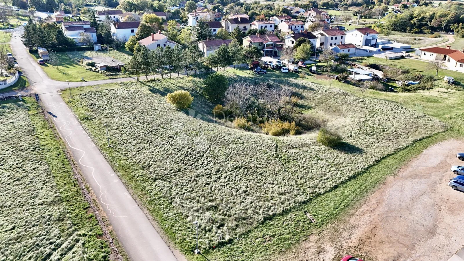 idealna prilika! građevinsko zemljište 6km od mora! - slika 3