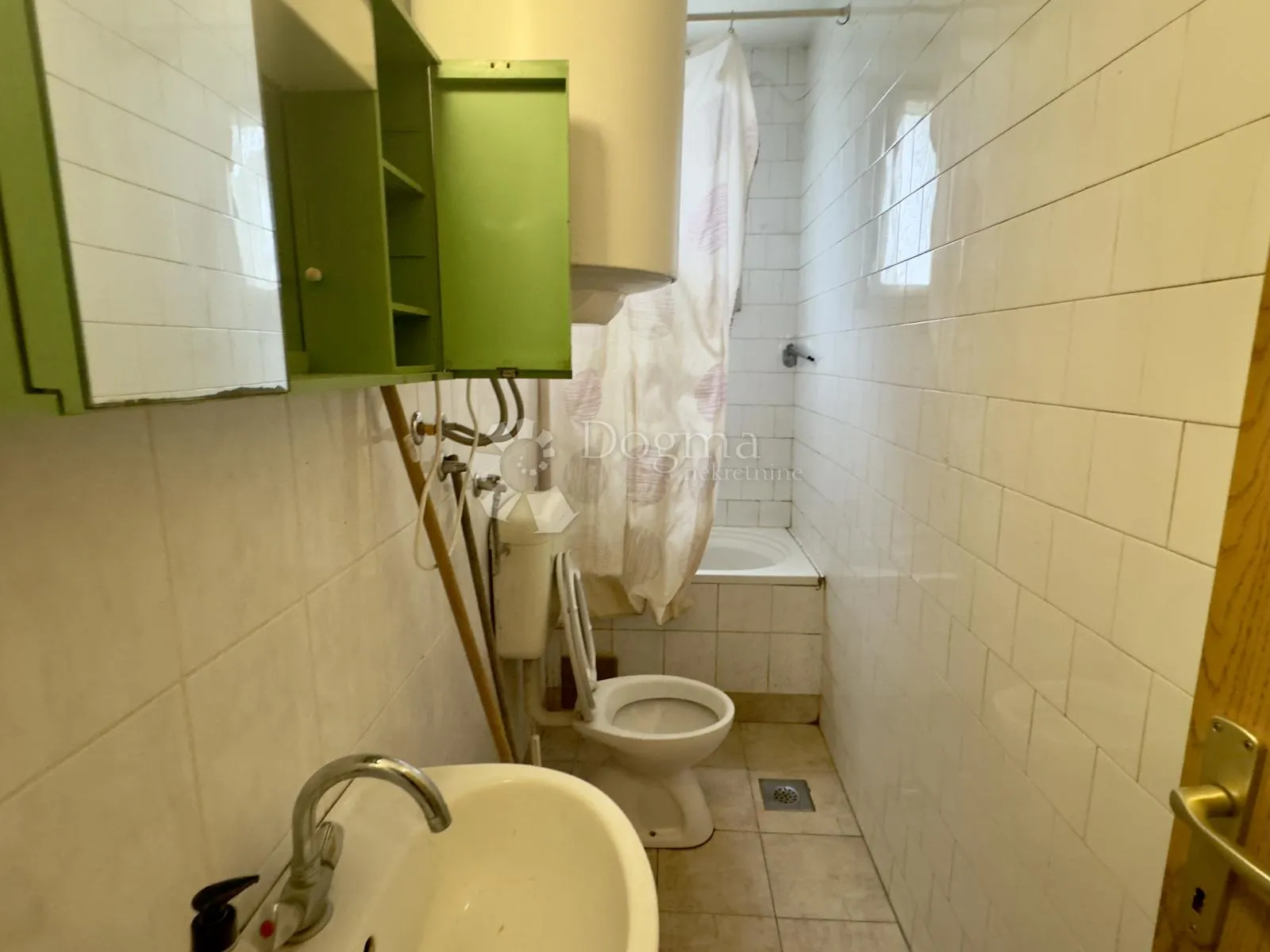 kuća s velikim zemljištem u lukavcu – investicijska prilika - slika 16