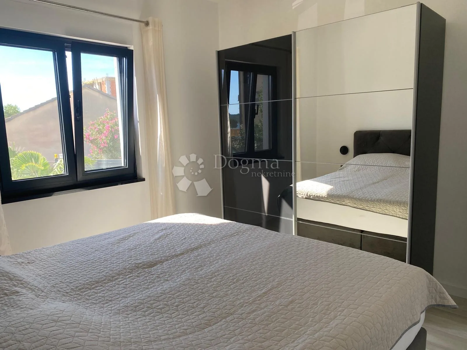 srima - luksuzna apartmanska kuća nadomak mora - slika 10