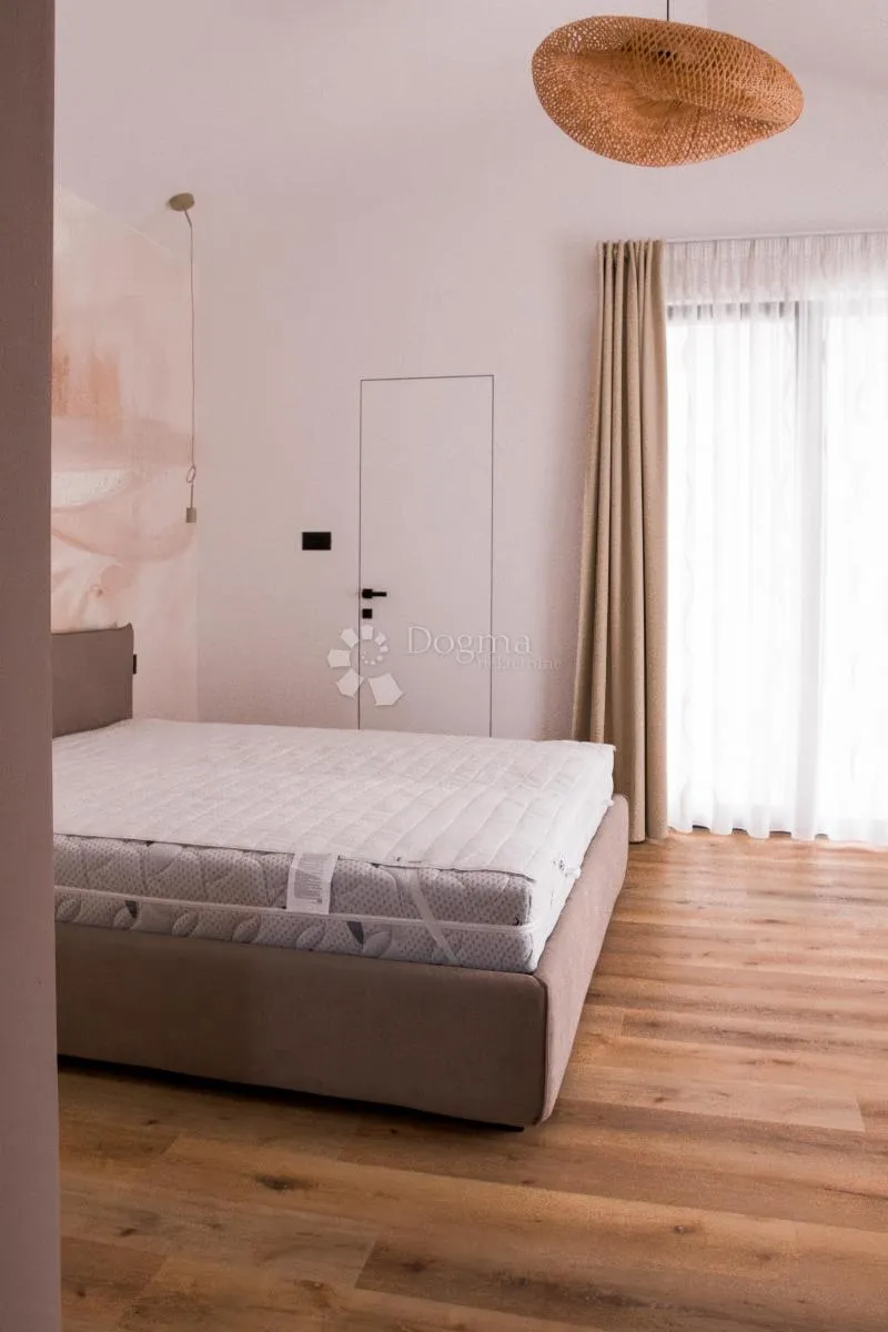 poreč okolica – moderna vila s bazenom i 4 spavaće sobe - slika 29
