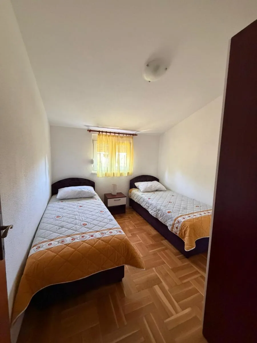 moderan dvosoban stan s loggiom i balkonom s pogledom na more - okrug gornji - slika 8