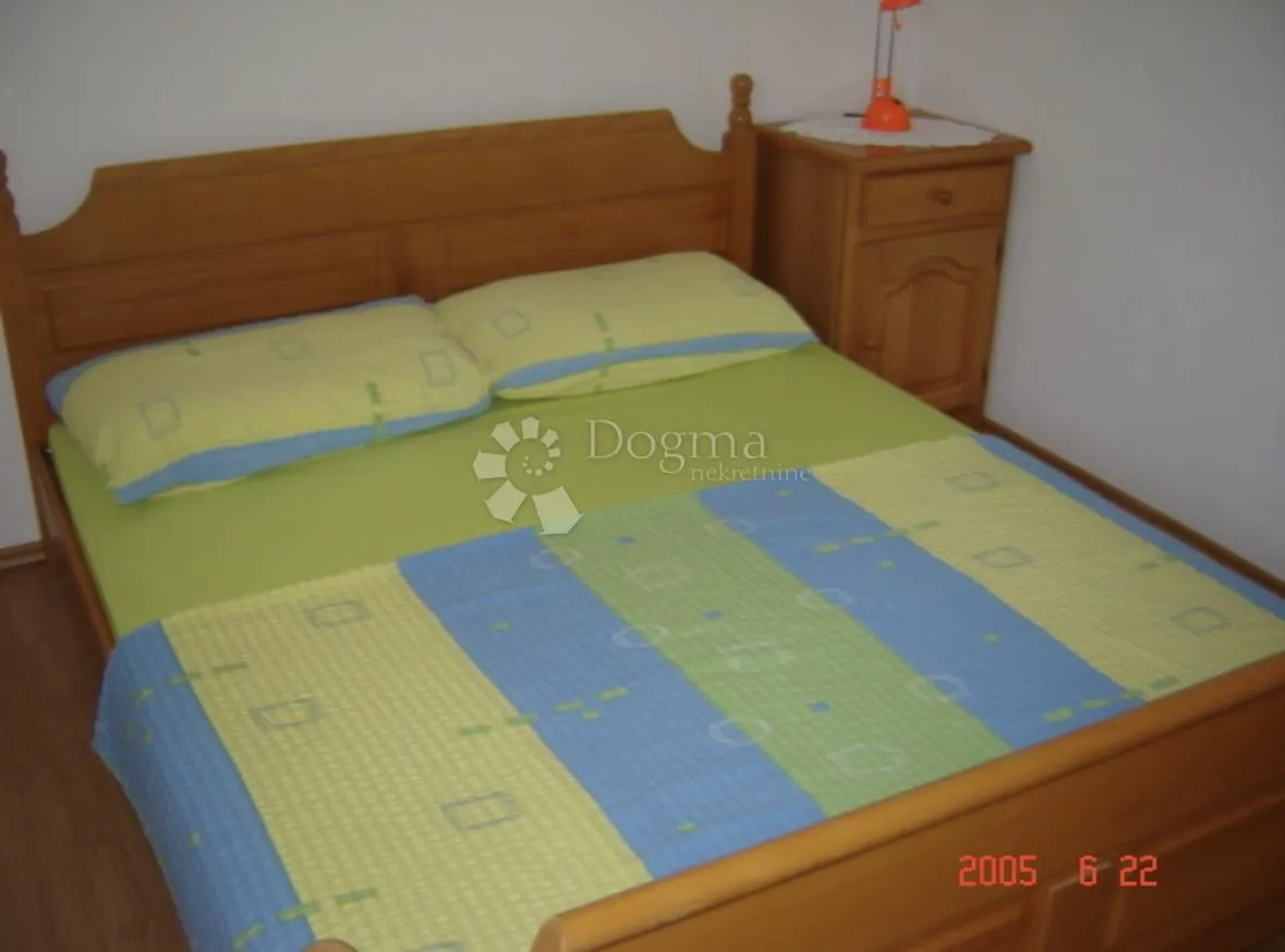 cesarica kuća novije gradnje sa 4 apartmana - slika 20