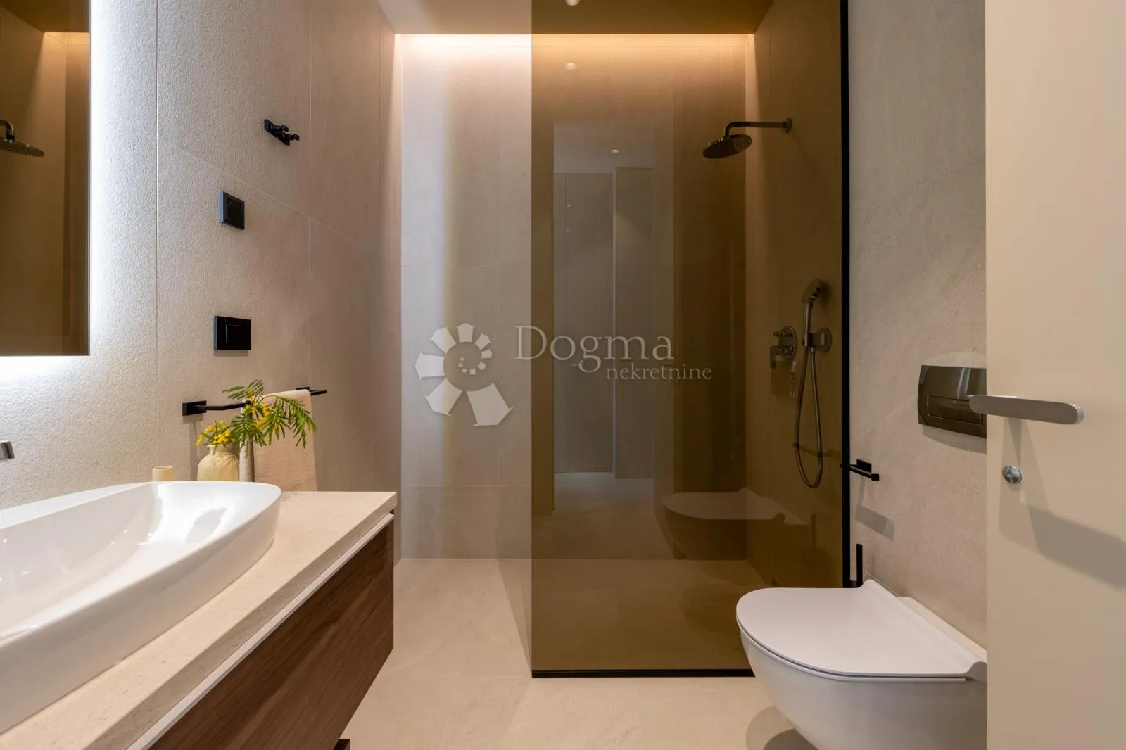 ekskluzivna smart home vila, kompletno opremljena, s otvorenim pogledom - slika 15