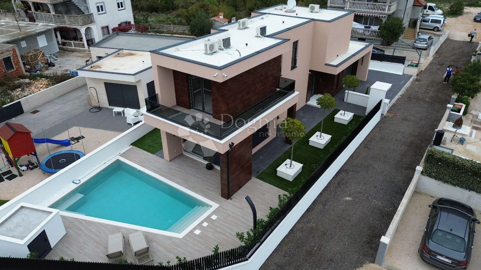 luksuzna vila s bazenom – vodice - slika 2