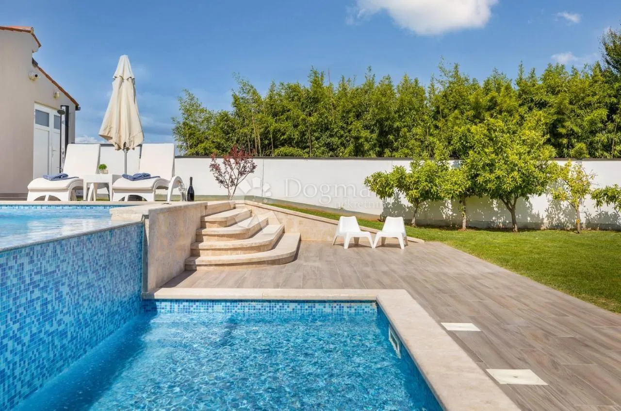 villa u banjolama 150m2 za dugoročni najam - slika 8