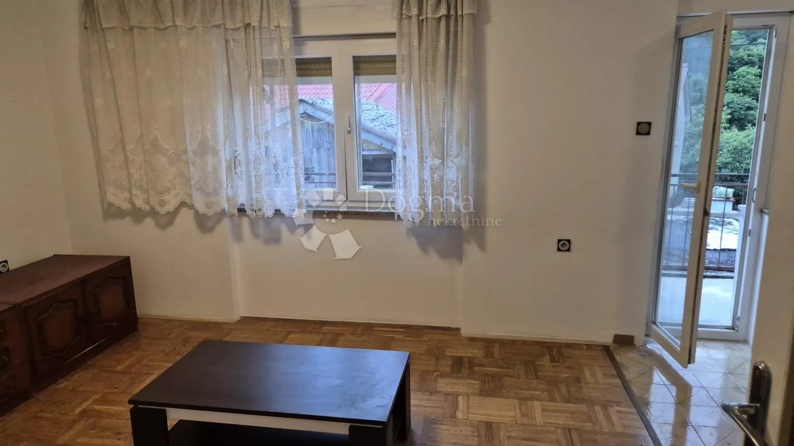 klana - studena, dvije etaže kuće, stan i pp - slika 7