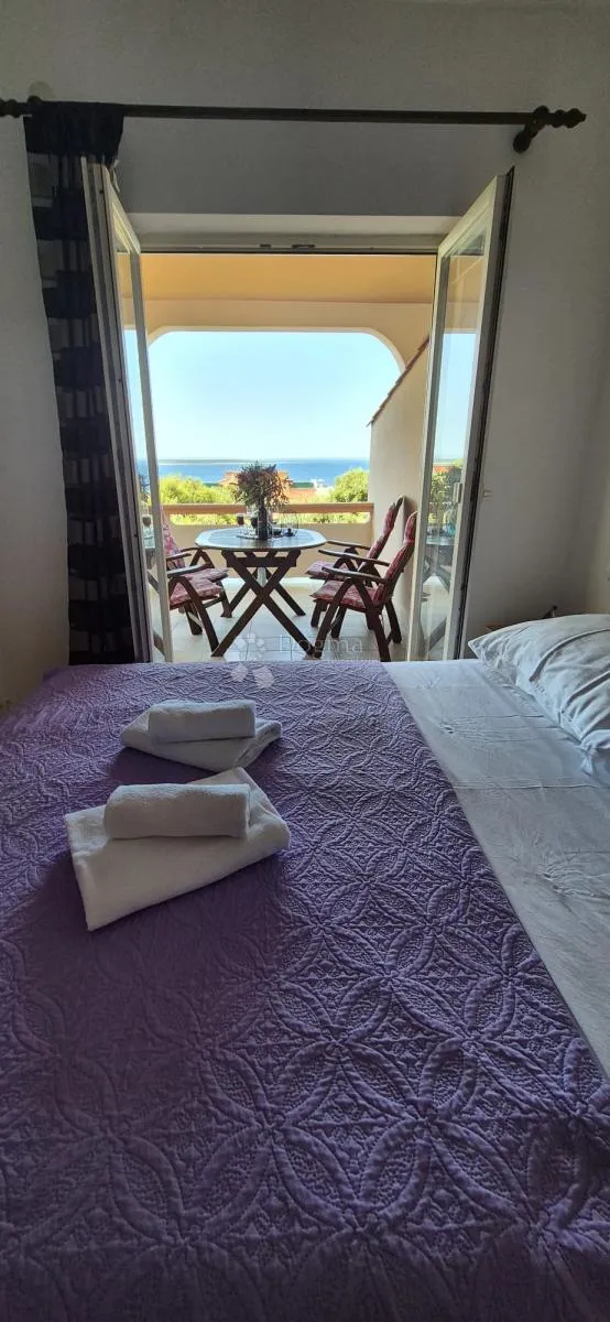 odlična apartmanska kuća u mandrama - slika 1