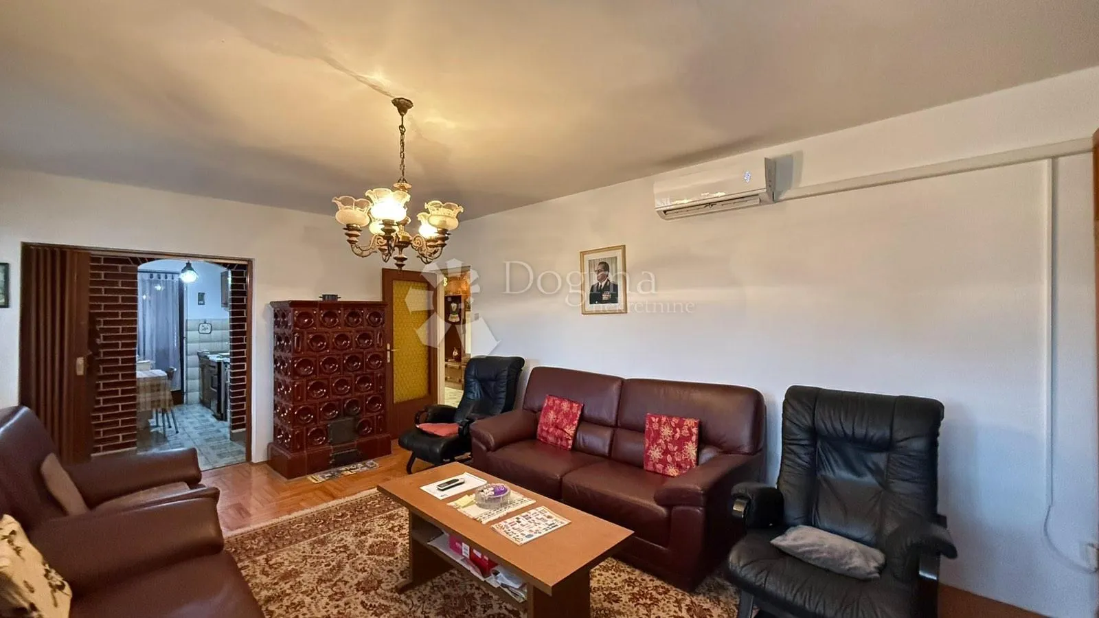 kuća s dva stana i građevinskom okućnicom 4740m2 u okolici labina - slika 11