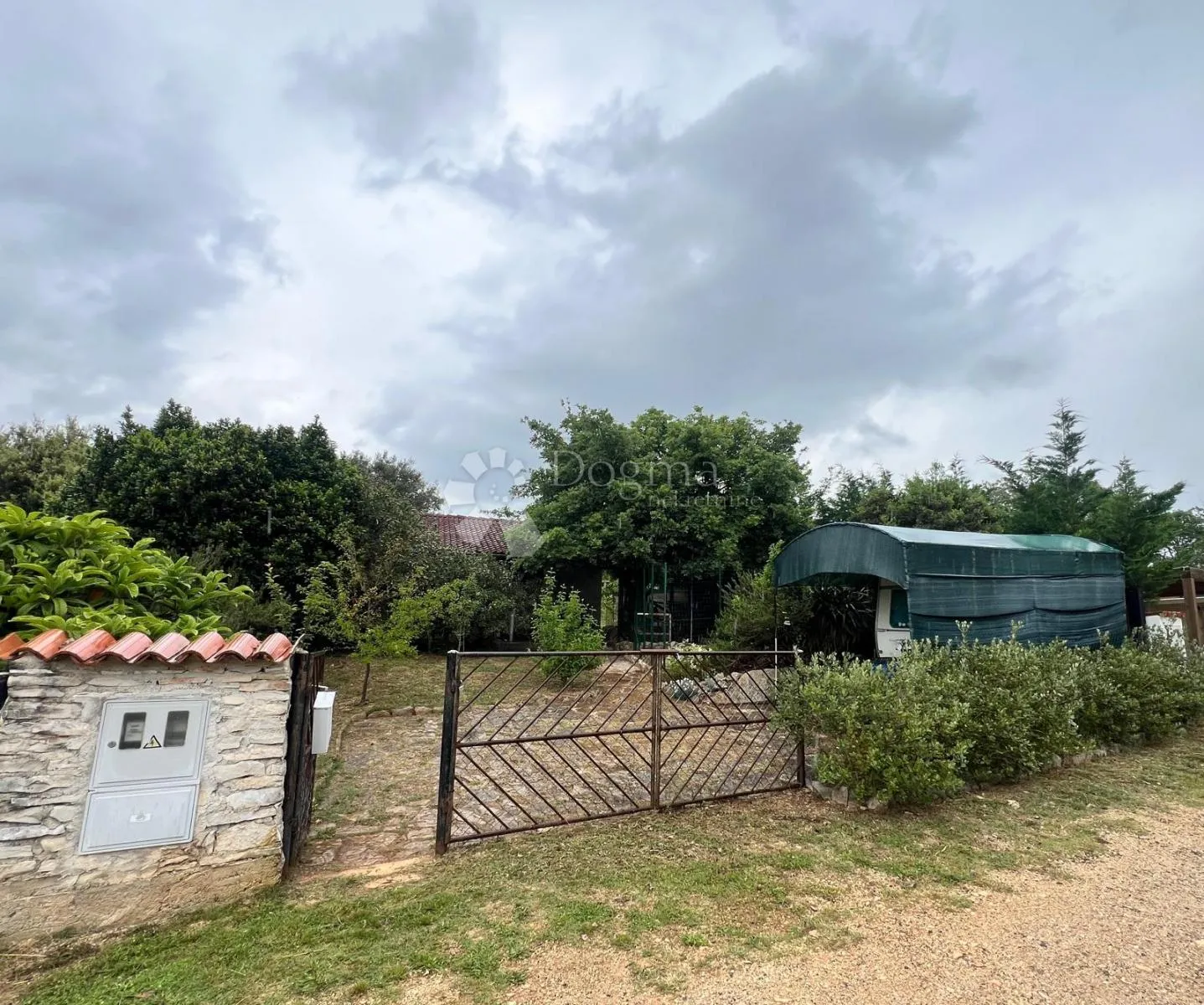 okolica vodnjana: samostojeća prizemnica 66m2, 2 km od mora - slika 5