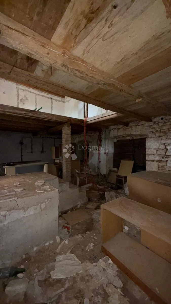 kamena priča za renovaciju na dobroj lokaciji - slika 10