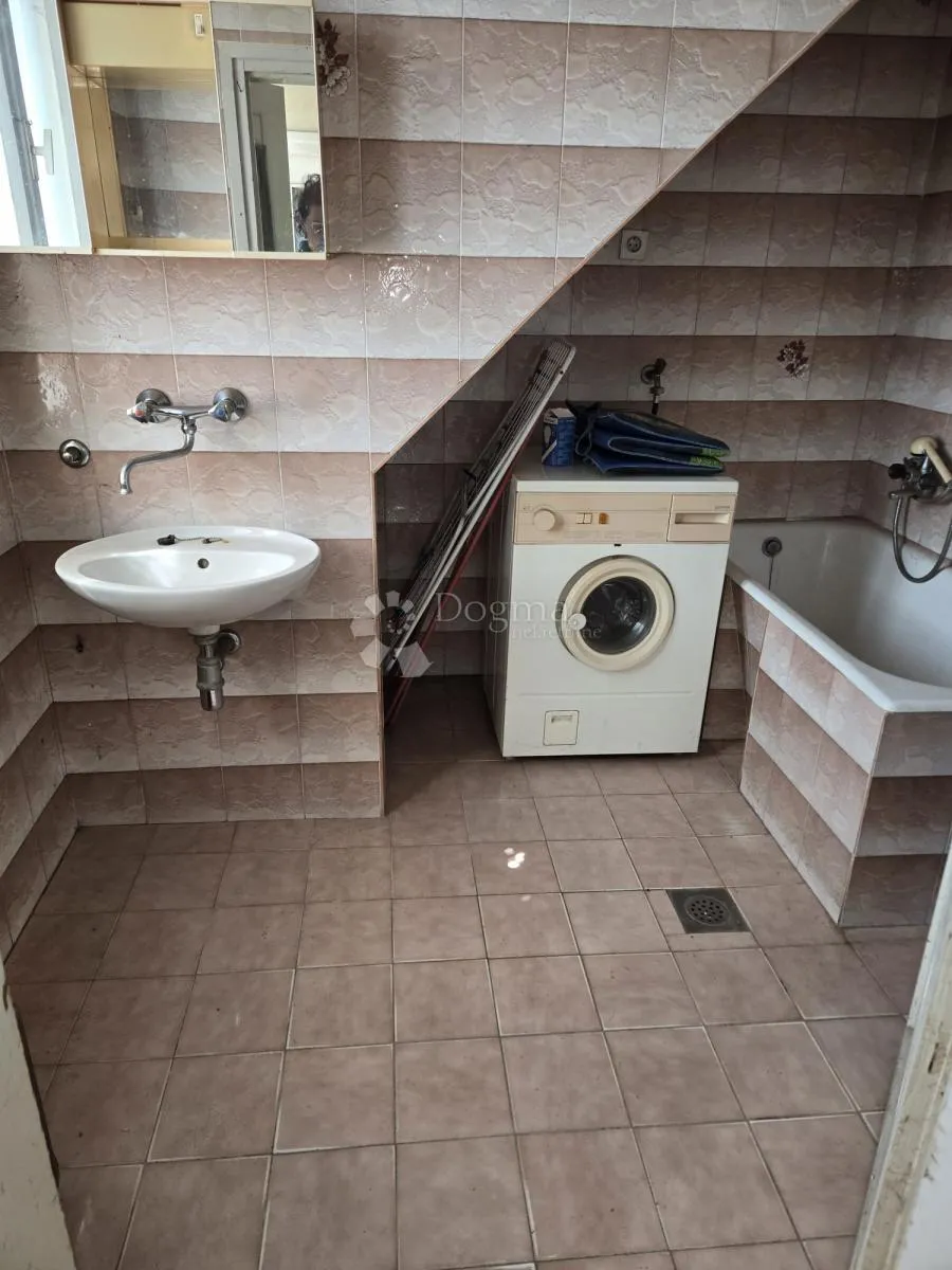 kuća za adaptaciju na odličnoj lokaciji nadomak krapine! - slika 4