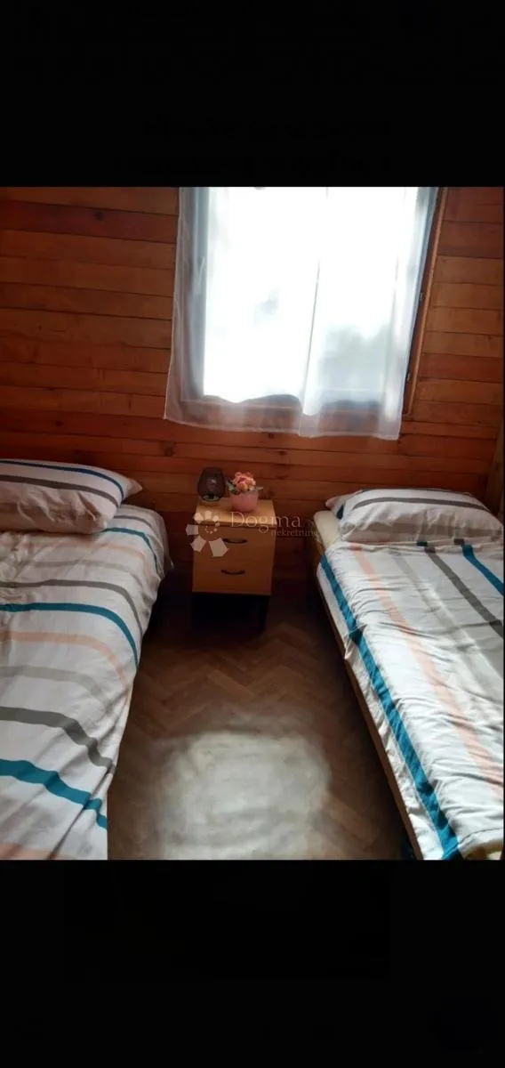 dvije manje kuce okolica kavrana - slika 7