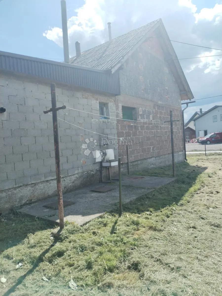 kuća u karlovcu na prodaju - mir u blizini grada - slika 16