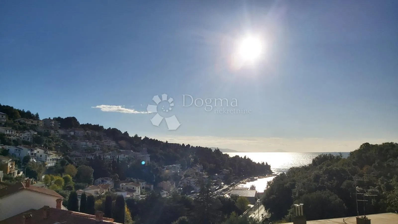 prostrani stan s predivnim pogledom na more - slika 11