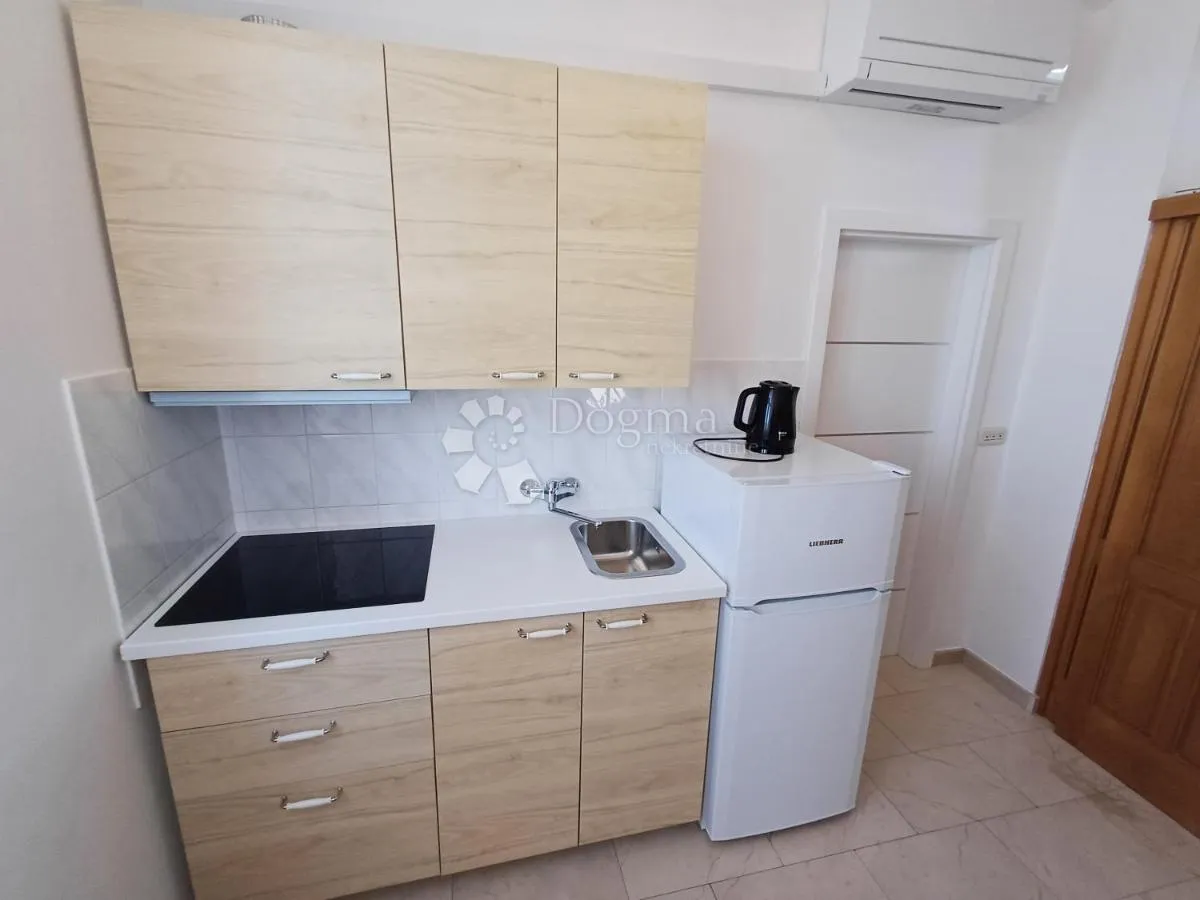 predivna mediteranska vila s bazenom na otoku pašmanu - slika 11