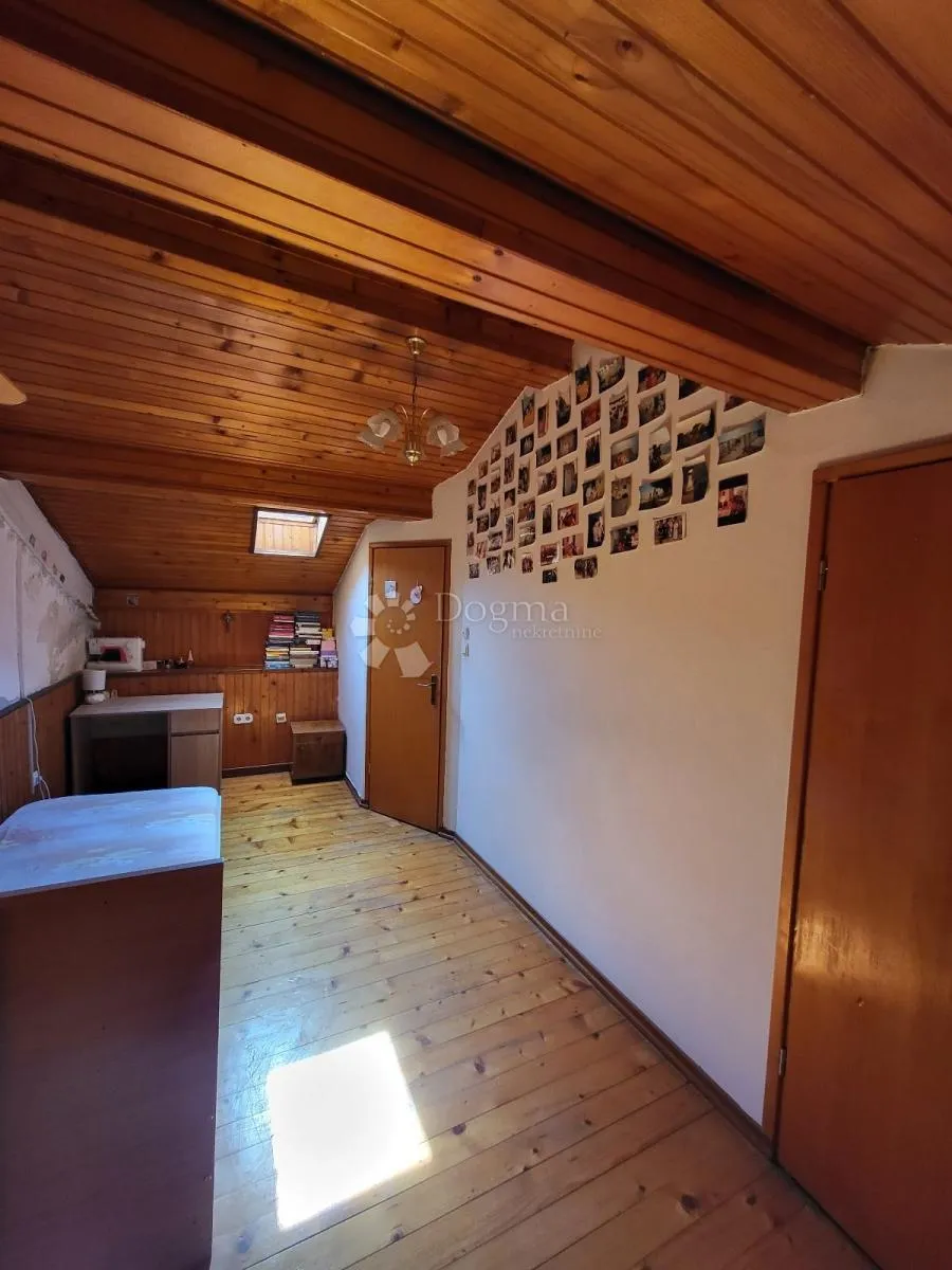 dvoetažni stan - centar zadra - slika 12