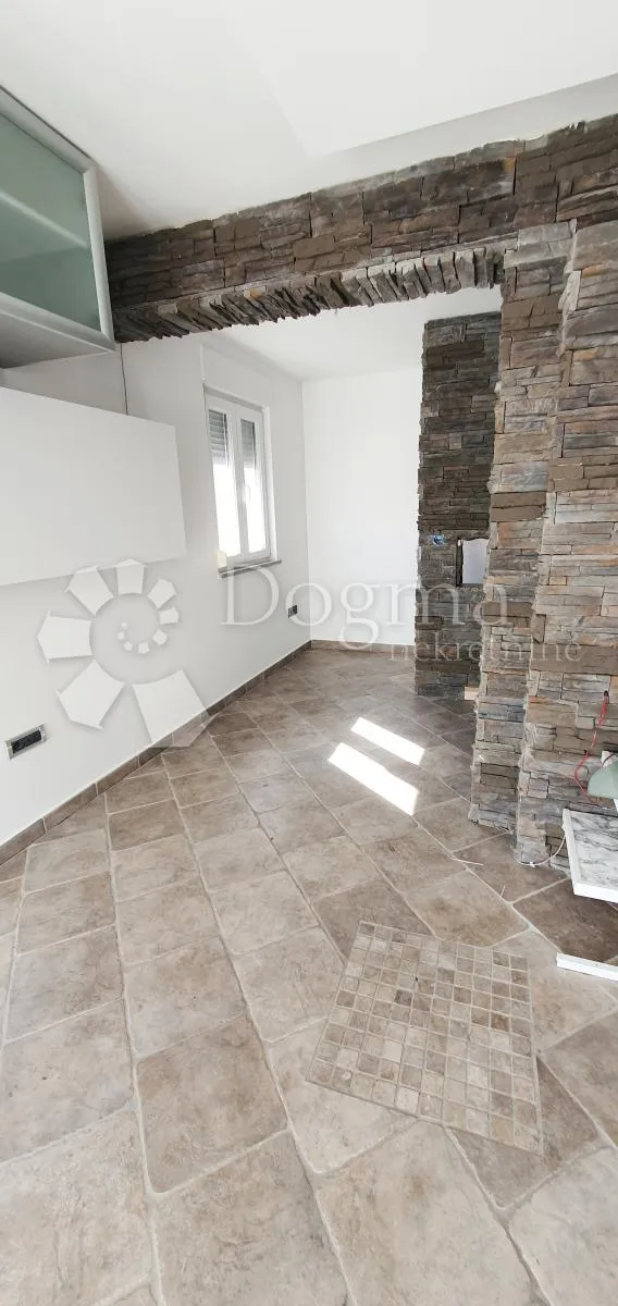 drenova, etaža kuće sa dva odvojena stana i okućnicom - slika 6