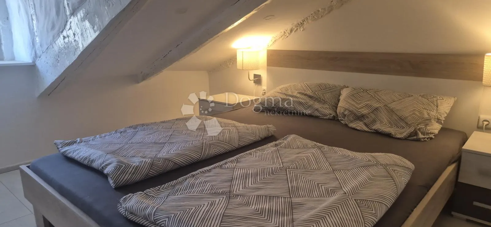 dva apartmana u strogom centru - slika 8