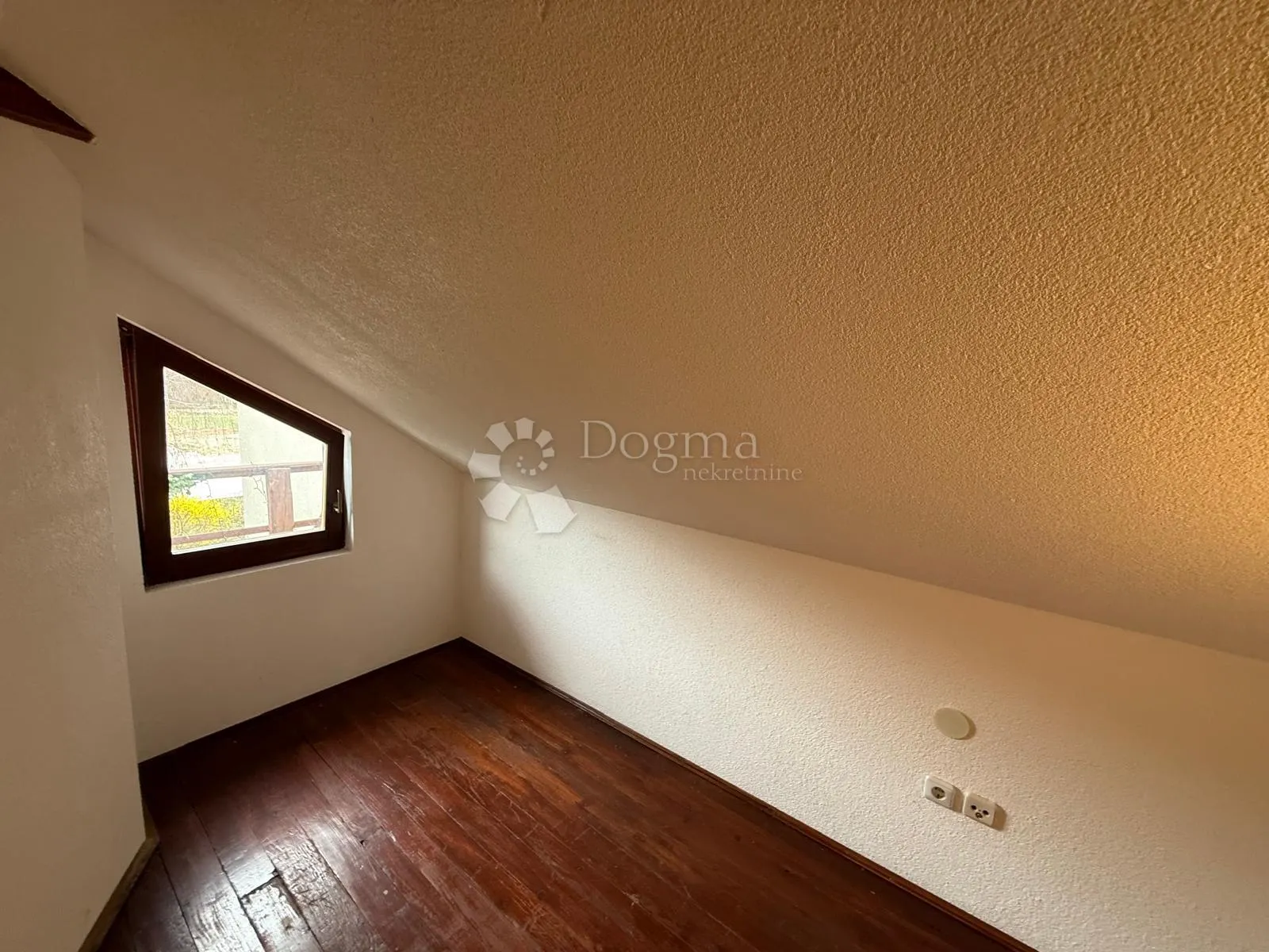 kuća 2 apartmana 2 građ zemljišta poljo 3000m2 - slika 20