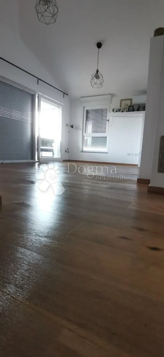 luksuzni penthouse s pogledom na more - slika 22