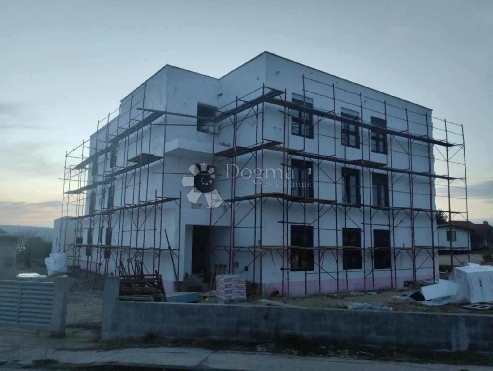 prostrani apartman sa otvorenim pogledom na more - slika 9