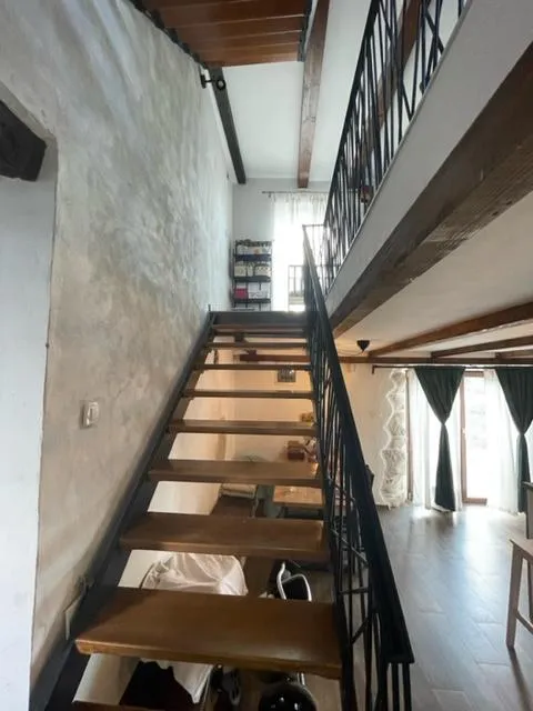 labin okolica,kamena kuća sa dvije stambene jedinice - slika 13